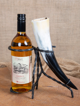 Drinking horn sets