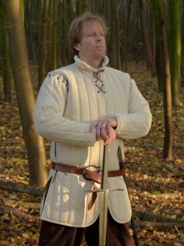 Long gambeson with detachable sleeves natural