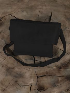 Black shoulder bag