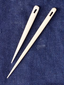 Bone needle/sewing needle large