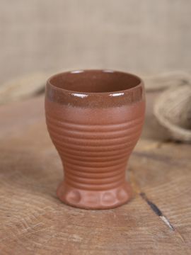 Grooved clay mug