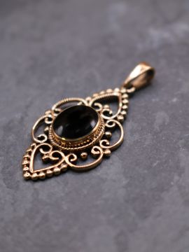 Pendant with black onyx