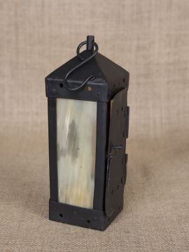 Square lantern with horn windows