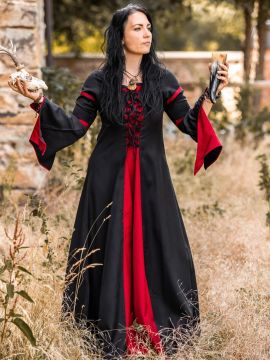 Dress with trumpet sleeves black-red