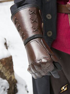 Brown leather gauntlet for the right hand