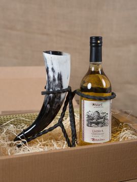 Gift box with mead, Drinking Horn and combination stand