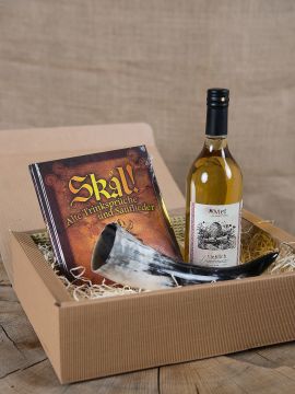 Gift box with mead, Drinking Horn and book