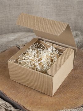 Gift box with wood wool small