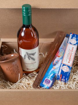 Winter magic" gift box with mead