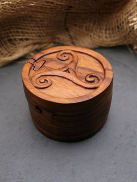 Wooden box Triskele