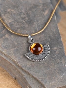 Sundial chain Hypatia topaz