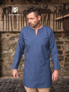 Under tunic Leif, woad blue