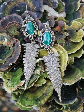 Earrings fern green