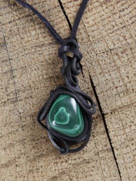 Pendant with malachite