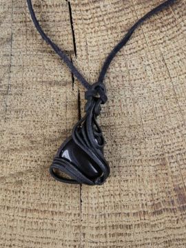 Pendant with obsidian