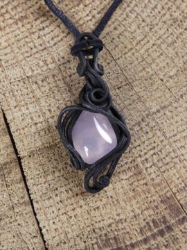 Pendant with rose quartz