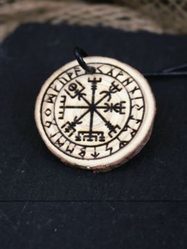 Wooden pendant "Vegvisir"