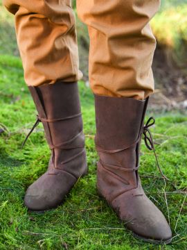 Viking boots with brown lacing