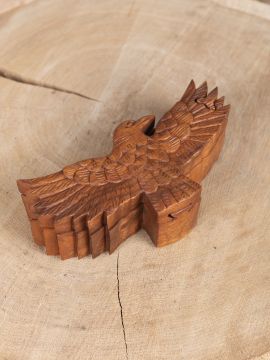 Wooden box raven