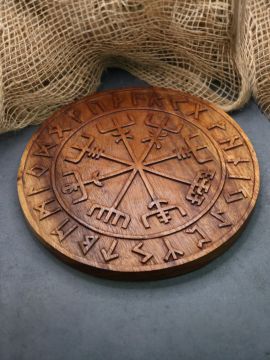 Wooden wall decoration Vegvisir