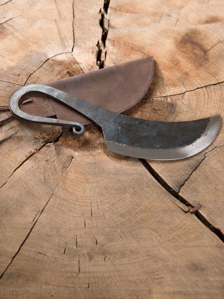 Utility knife with leather sheath