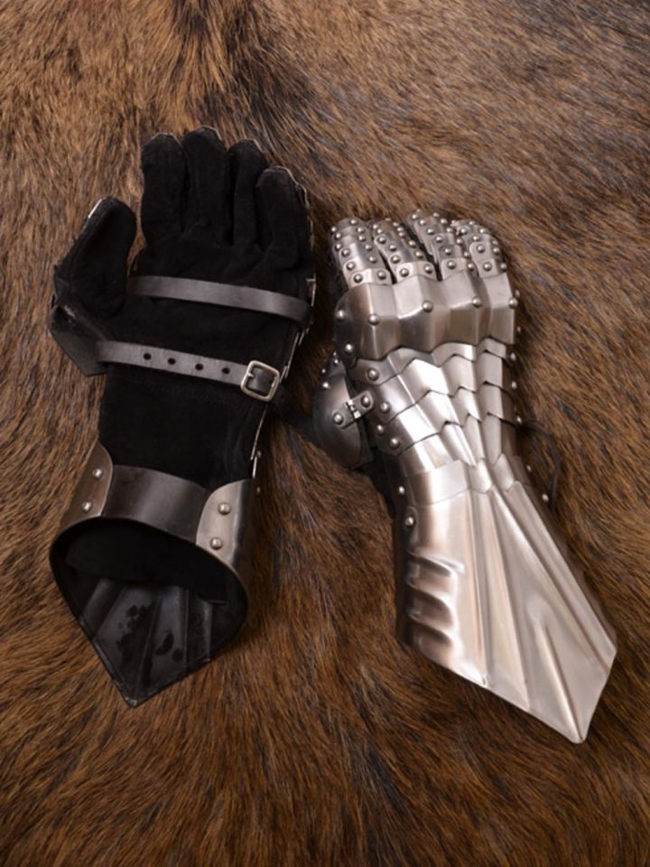 Armored gloves