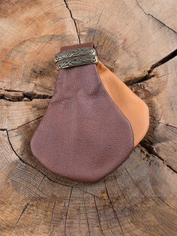 two-tone coin purse in brown-beige