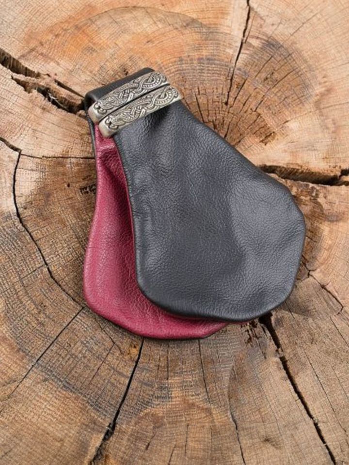 two-tone coin purse in black and red