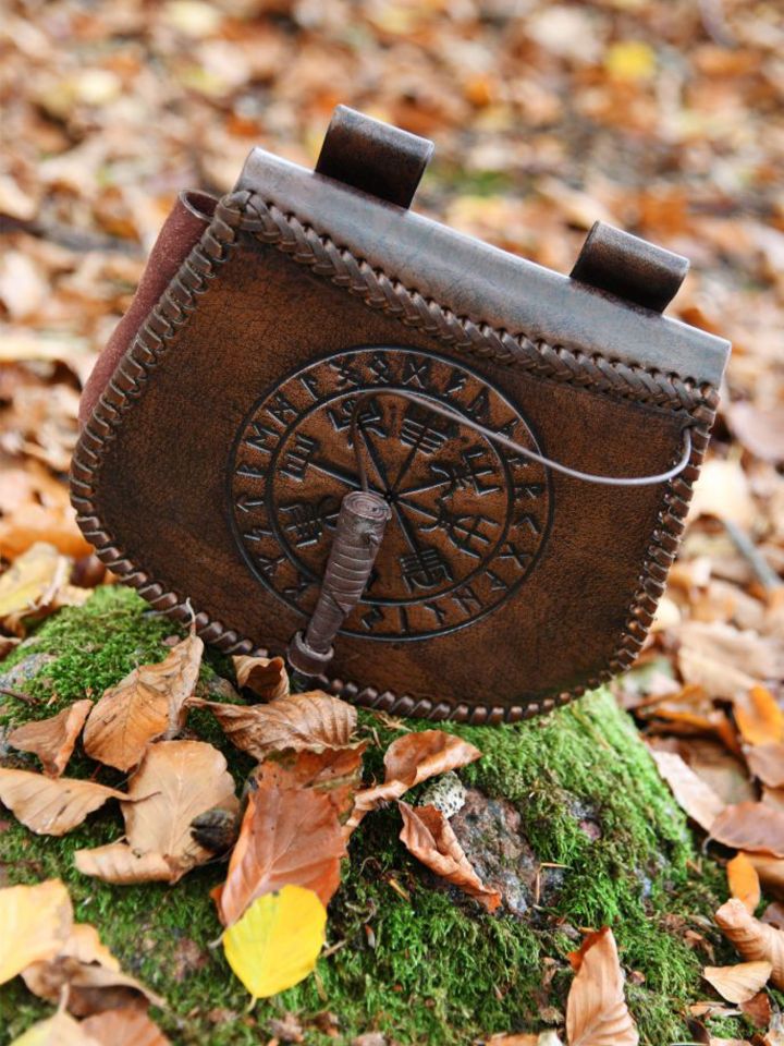 brown belt bag with Vegvísir embossing brown