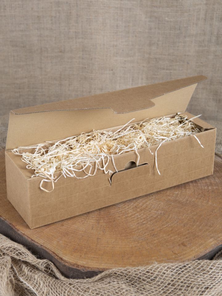 Gift box with wood wool long