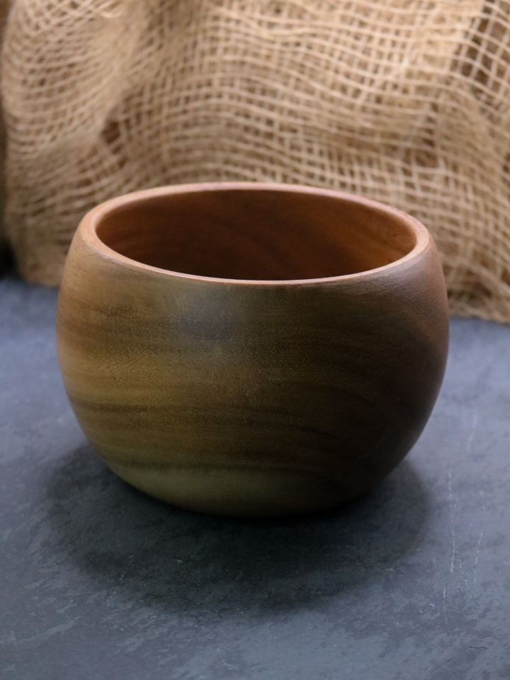 Wooden bowl made of acacia wood 15 cm