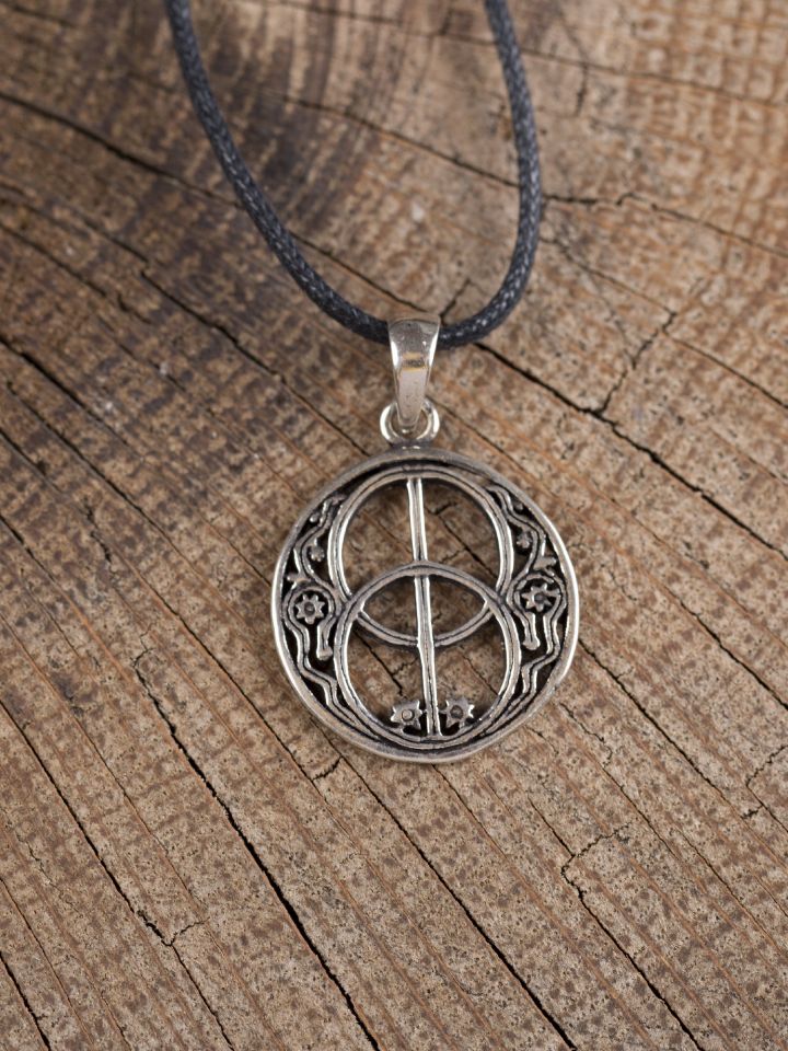 Chalice Well pendant silver