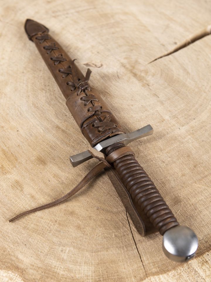 Disc pommel dagger medium brown