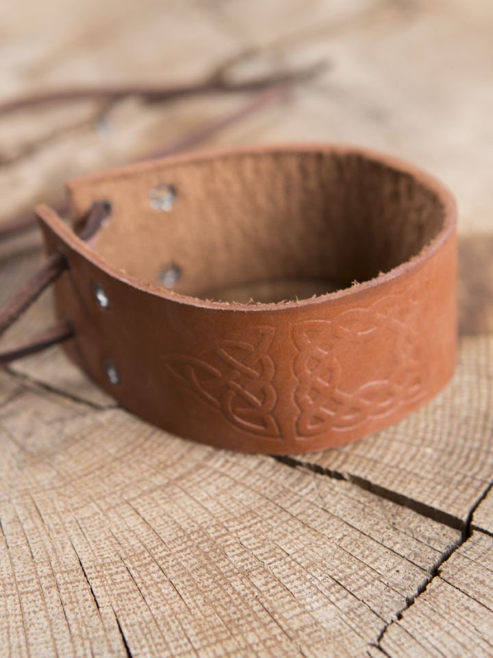 Leather bracelet with Celtic embossing brown