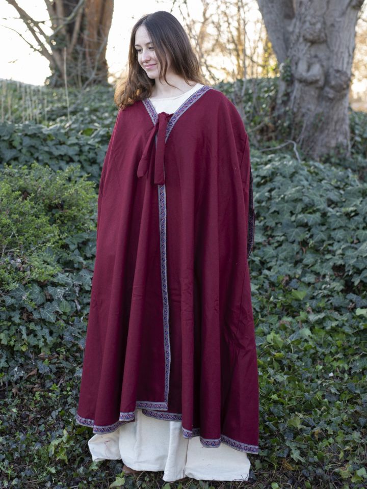 Hooded cape with red border