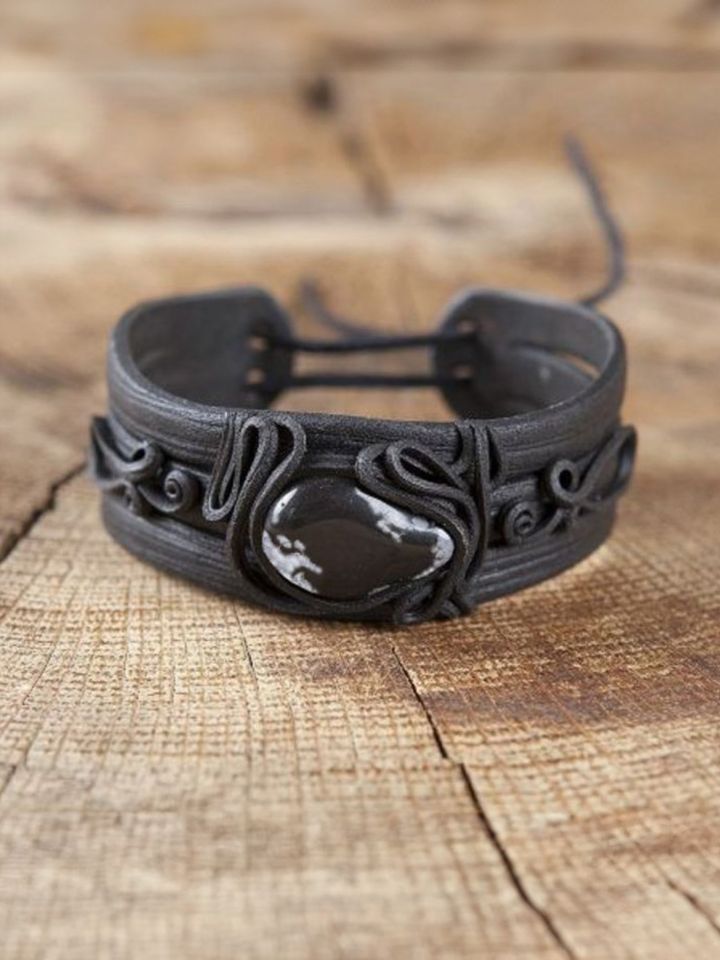 Bracelet with obsidian