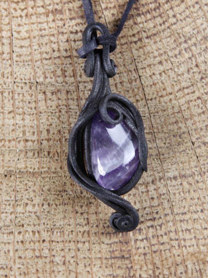 Pendant with amethyst