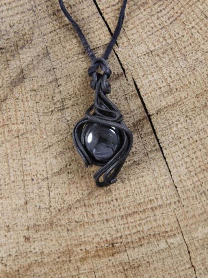 Pendant with hematite