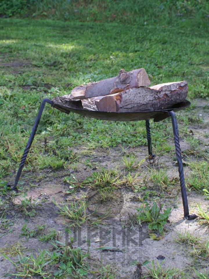 Fire bowl with removable legs