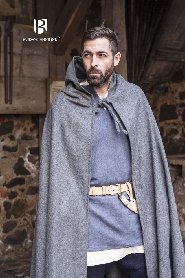 Hibernus gray hooded cape 2