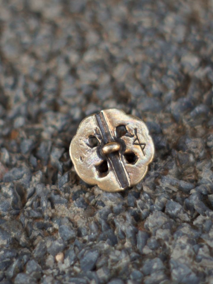 Button with Celtic knot brass 2