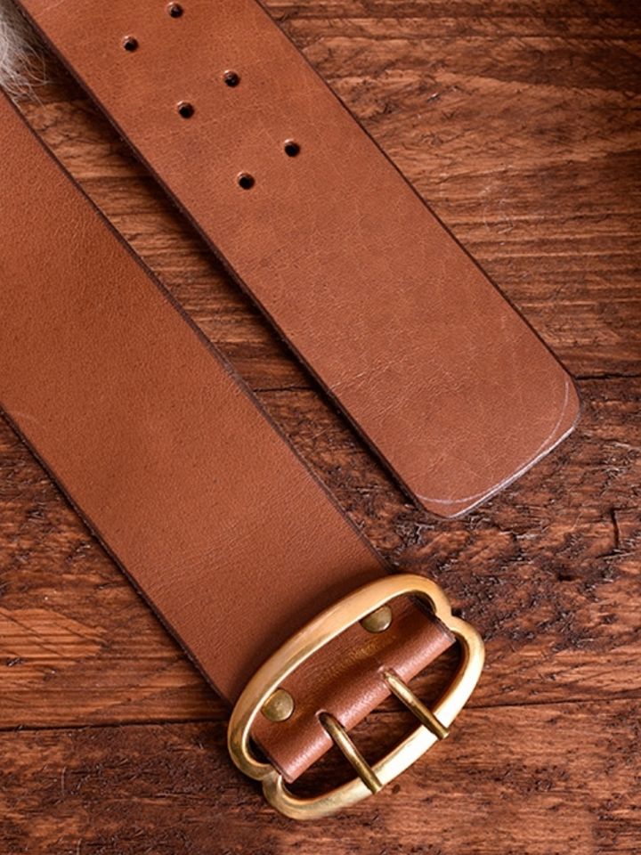 Leather belt with brown brass buckle 2