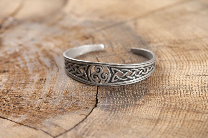 Celtic bangle - silver-plated 2