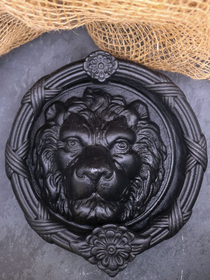 large lion head door knocker 2