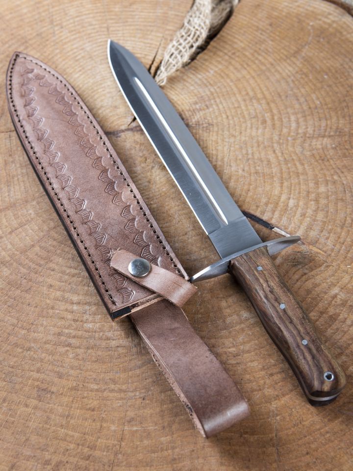 Dagger with wooden handle 2