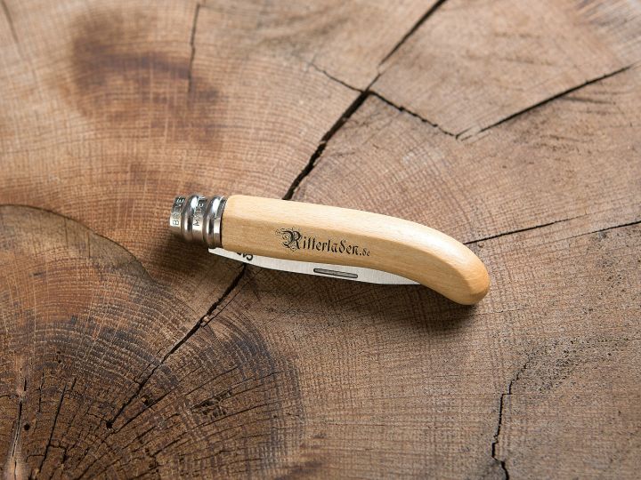 Pocket knife with wooden handle 2