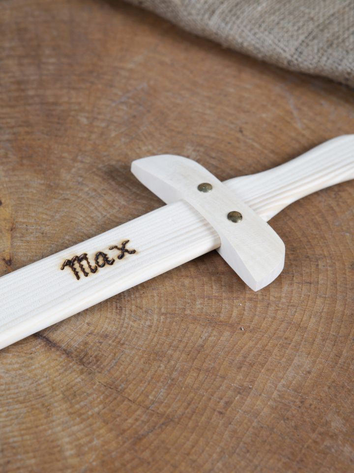 Wooden sword with personalized engraving 2