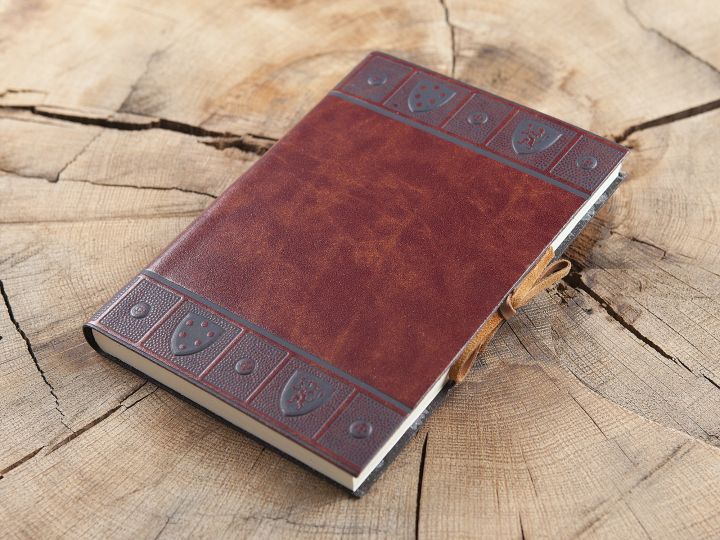 Writing book "Scudi" in leather cover 2