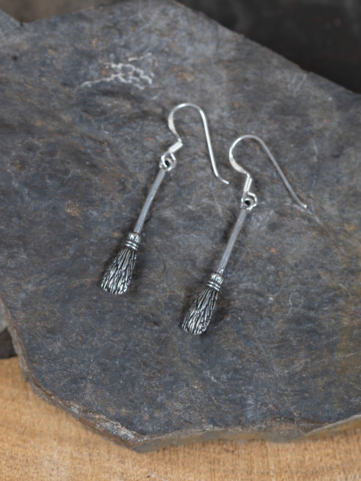 Witch's broom earrings 2