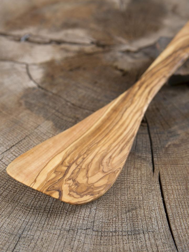 Olive wood spatula 2